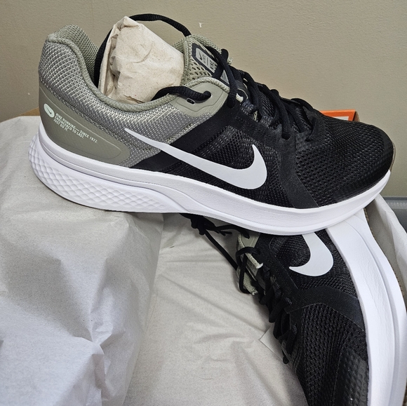 Nike Swift Run 2 Light Army Black Platinum Running Shoes 11.5 US - Picture 11 of 12